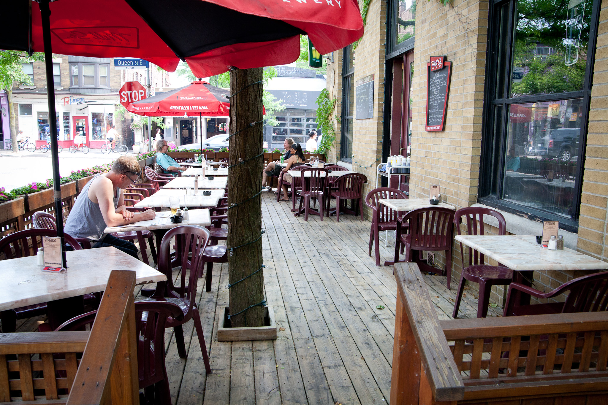 Toronto Patio Guide The Stone Lion