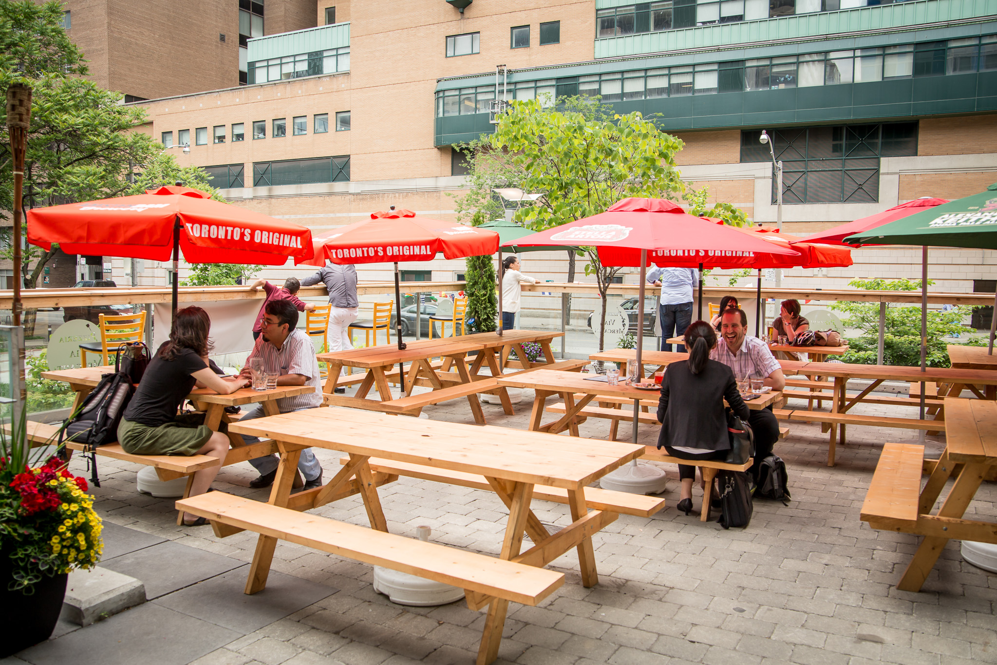 Toronto Patio Guide Pizzeria Via Mercanti Elm St.